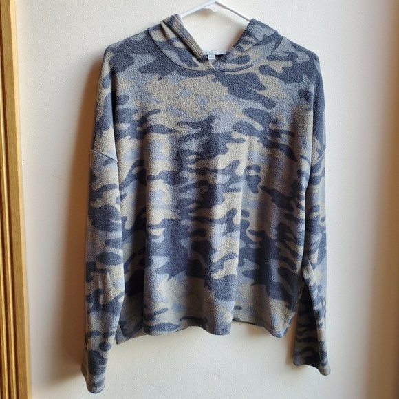 Gaze Camouflaged Cropped Fleece Hooded Sweatshirt - Picture 3 of 11